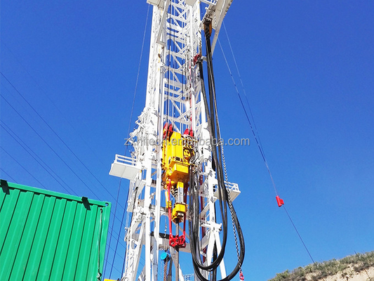 RG API Standard Oil Field Oil et camion ennuyé bon de trou de gaz ont monté la plate-forme de forage mobile de ZJ30 750hp et le Workover Rig Max D